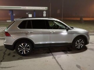 2019 Volkswagen Tiguan II, серебристый, 2500000 рублей, вид 3