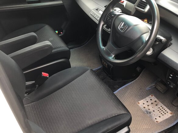 2013 Honda Freed Spike I Рестайлинг, белый, 1050000 рублей - вид 16
