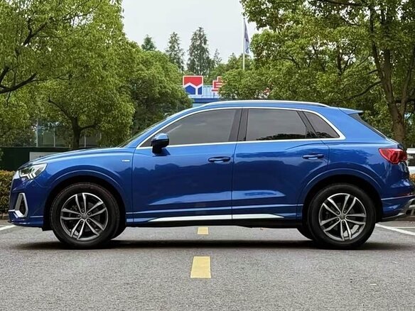 2021 Audi Q3 35 TFSI II (F3), синий, 2000000 рублей - вид 2