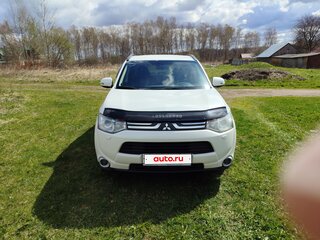 2012 Mitsubishi Outlander III, белый, 1050000 рублей, вид 2