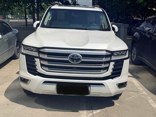 2021 Toyota Land Cruiser 300 Series, белый, 11500000 рублей, вид 1