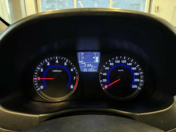2014 Hyundai Solaris I Рестайлинг, серебристый - вид 18