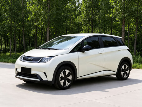 2025 BYD Dolphin 44.9 kWh I, белый, 1414000 рублей, вид 1