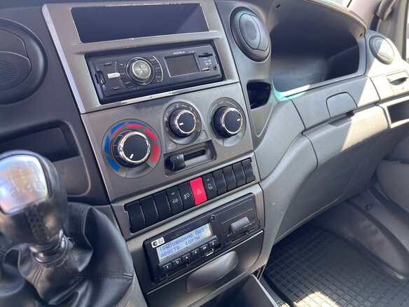 2013 Iveco Daily, белый, 2100000 рублей - вид 32