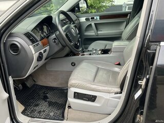 2008 Volkswagen Touareg I Рестайлинг, чёрный, 680000 рублей, вид 5