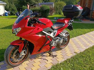 2015 Honda VFR 800, красный, 690000 рублей, вид 2