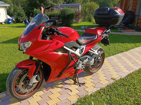 2015 Honda VFR 800, красный, 690000 рублей - вид 1