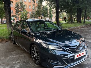 2019 Toyota Camry VIII (XV70), синий, 2210000 рублей, вид 1