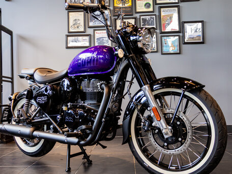 2026 Royal Enfield Goan Classic 350, фиолетовый, 529000 рублей, вид 2
