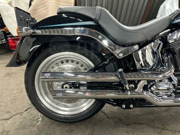 2010 Harley-Davidson Fat Boy, чёрный, 990000 рублей - вид 17