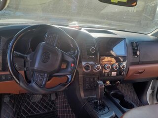 2011 Toyota Sequoia II, белый, 3450000 рублей, вид 5