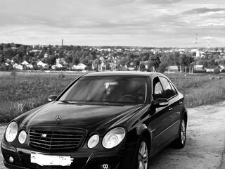 2002 Mercedes-Benz E-Класс 240 III (W211, S211), чёрный, 700000 рублей, вид 1