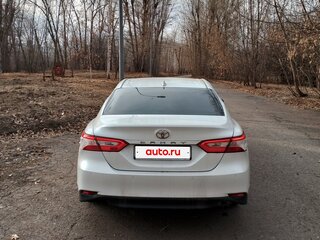 2021 Toyota Camry VIII (XV70) Рестайлинг, белый, 2600000 рублей, вид 5