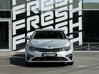 2019 Kia Optima IV Рестайлинг, серебристый, 1996300 рублей, вид 3