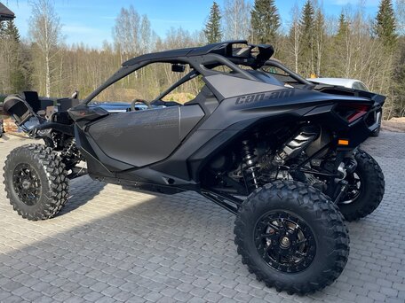 2025 BRP Can-Am Maverick R XRS, чёрный, 4799900 рублей, вид 5