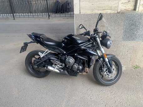 2017 Triumph Street Triple, чёрный, 650000 рублей, вид 4
