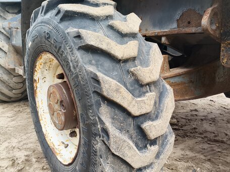 2013 Terex TLB 825, белый, 3500000 рублей, вид 5