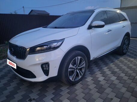 2018 Kia Sorento III Prime Рестайлинг, белый, 2200000 рублей, вид 3