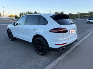 2015 Porsche Cayenne Diesel II Рестайлинг (958), белый, 4500000 рублей, вид 4
