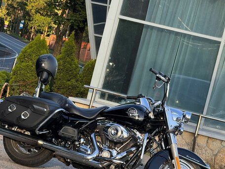 2010 Harley-Davidson Road King, чёрный, 1020000 рублей, вид 5