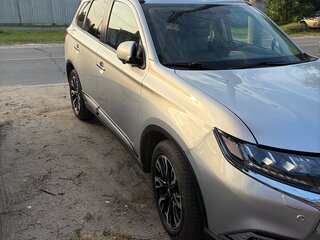 2021 Mitsubishi Outlander III Рестайлинг 3, серый, 2820000 рублей, вид 1