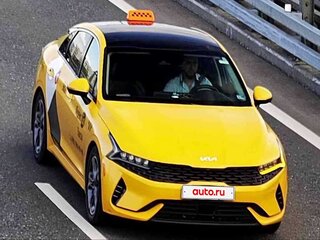 2022 Kia K5 III, жёлтый, 2200000 рублей, вид 1