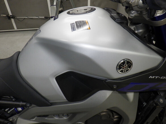 2015 Yamaha MT-09 (FZ-09), серебристый, 710000 рублей - вид 9