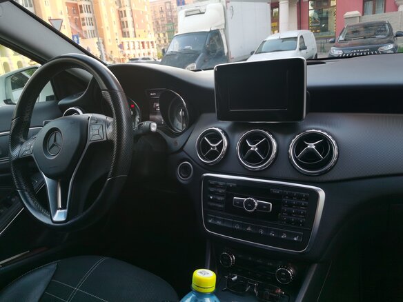 2015 Mercedes-Benz GLA 250 I (X156), белый, 2100000 рублей - вид 10