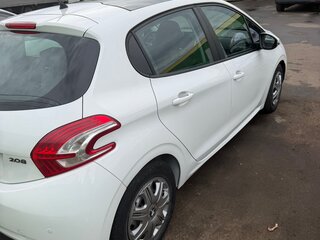 2013 Peugeot 208 I, белый, 450000 рублей, вид 2