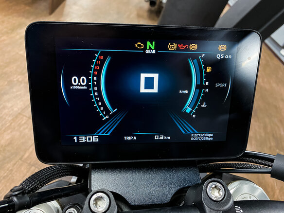 2026 QJMotor SRK 900, чёрный, 900000 рублей - вид 10