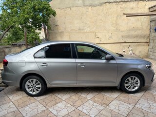 2020 Volkswagen Polo VI, серебристый, 1500000 рублей, вид 4
