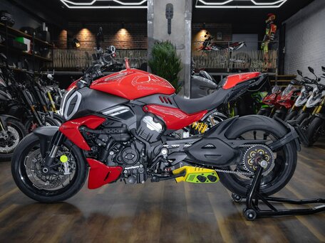 2023 Ducati Diavel V4, красный, 2890000 рублей, вид 5