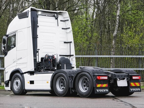 2023 Volvo FH, белый, 17100000 рублей - вид 3