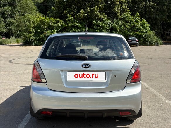 2011 Kia Rio II Рестайлинг, серебристый, 649000 рублей - вид 6