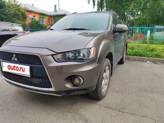 2010 Mitsubishi Outlander II Рестайлинг, коричневый, 1100000 рублей, вид 3