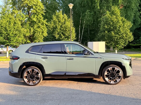 2023 BMW XM, зелёный - вид 4