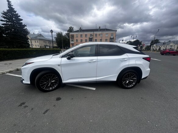 2019 Lexus RX 300 IV Рестайлинг, белый, 5500000 рублей - вид 9
