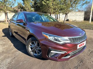 2020 Kia Optima IV Рестайлинг, красный, 1400000 рублей, вид 3
