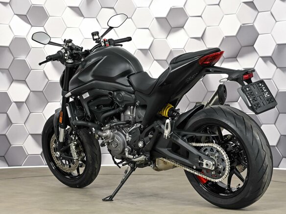 2022 Ducati Monster 937, чёрный, 879000 рублей - вид 7