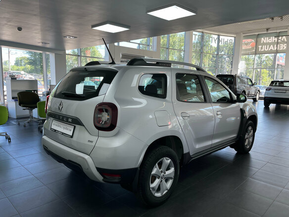 2022 Renault Duster II, серебристый - вид 3