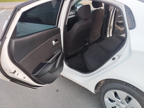 2014 Kia Rio 5-speed III, белый, 980000 рублей - вид 8