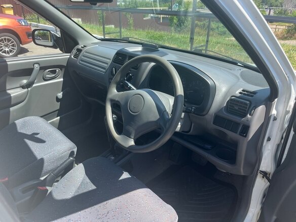 2000 Suzuki Swift I (Japan), белый, 325000 рублей - вид 10