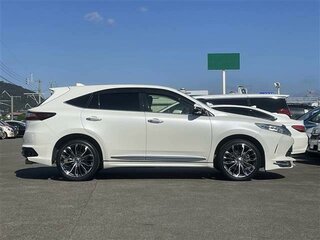 2019 Toyota Harrier III (XU60) Рестайлинг, белый, 2013000 рублей, вид 4