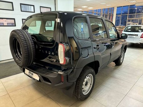 2025 Lada (ВАЗ) Niva Travel I, зелёный, 1552000 рублей, вид 3