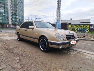 1999 Mercedes-Benz E-Класс 240 II (W210, S210), золотистый, 460000 рублей, вид 4