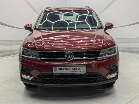 2017 Volkswagen Tiguan II, красный, 2049000 рублей, вид 2