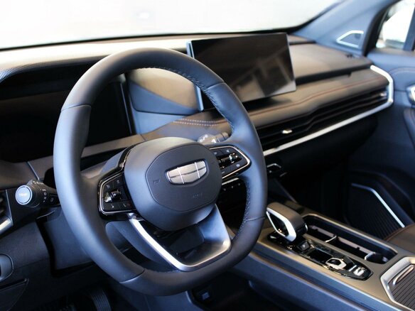 2026 Geely Okavango I Рестайлинг, белый - вид 17