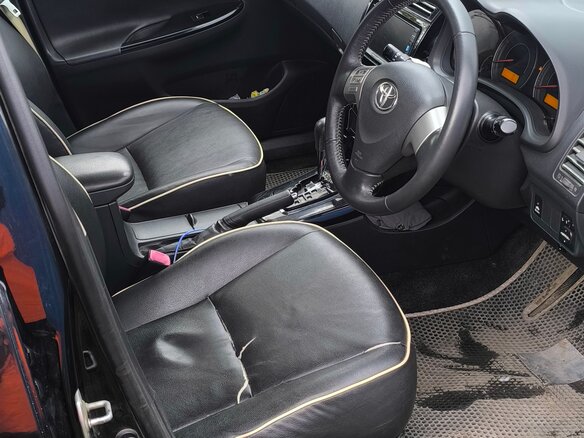2011 Toyota Corolla Fielder X (E140, E150) Рестайлинг, чёрный, 850000 рублей - вид 6