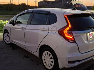 2018 Honda Fit III Рестайлинг, белый, 1250000 рублей, вид 4