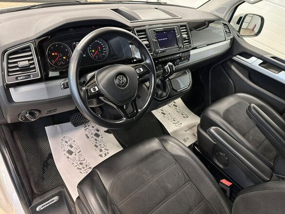 2017 Volkswagen Multivan T6, белый, 4399900 рублей - вид 11
